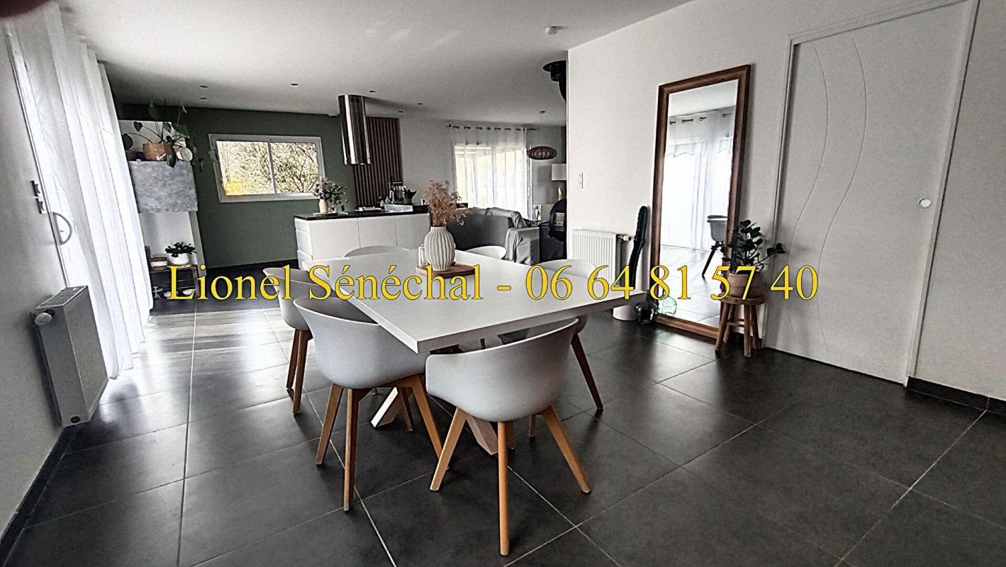 SAINT-SATURNIN Maison contemporaine lumineuse et peu énergivore de 6 pièces de 120 m2 sur une parcelle de plus de 500 m2 3