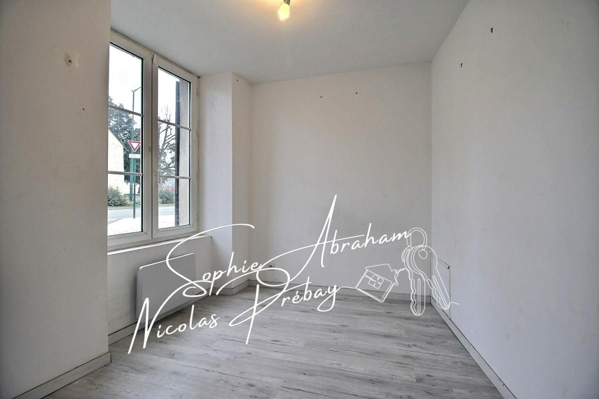 TOURY Maison avec jardin. Centre ville, proche des commerces, écoles et gare SNCF 3