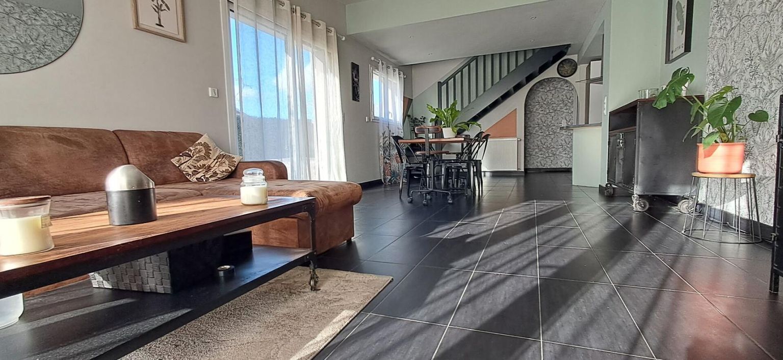 LAVAL Maison Laval 6 pièce(s) 106 m2/ 4 CHAMBRES 2