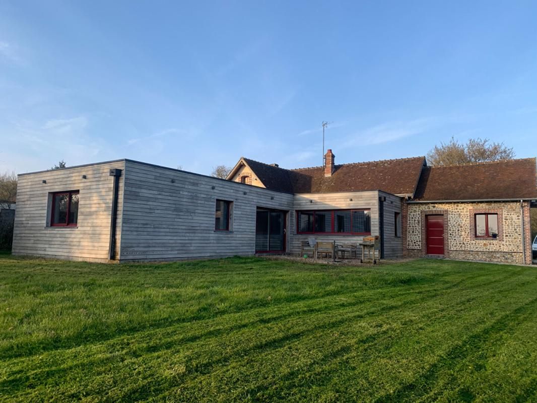 SAINT-ANTONIN-DE-SOMMAIRE Belle et grande maison moderne au calme ! 1