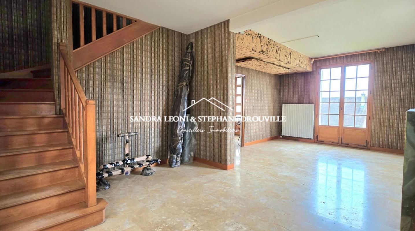 JOUY JOUY - CHARMANTE MAISON de 115 m2, 5 PIECES 2