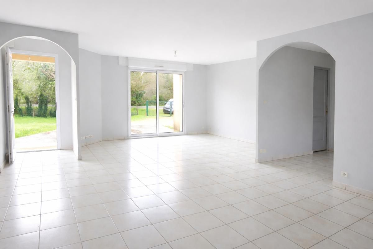 ROUILLAC Maison plain pied proche Rouillac 4 Ch, 105 m², Terrain 1000m² 2