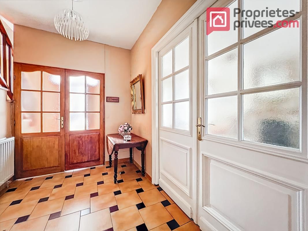 LILLE À vendre -  Maison 8 chambres - 207 m² habitables - 3 garages -Jardin - Quartier recherché de Lille - Vieux lille 3