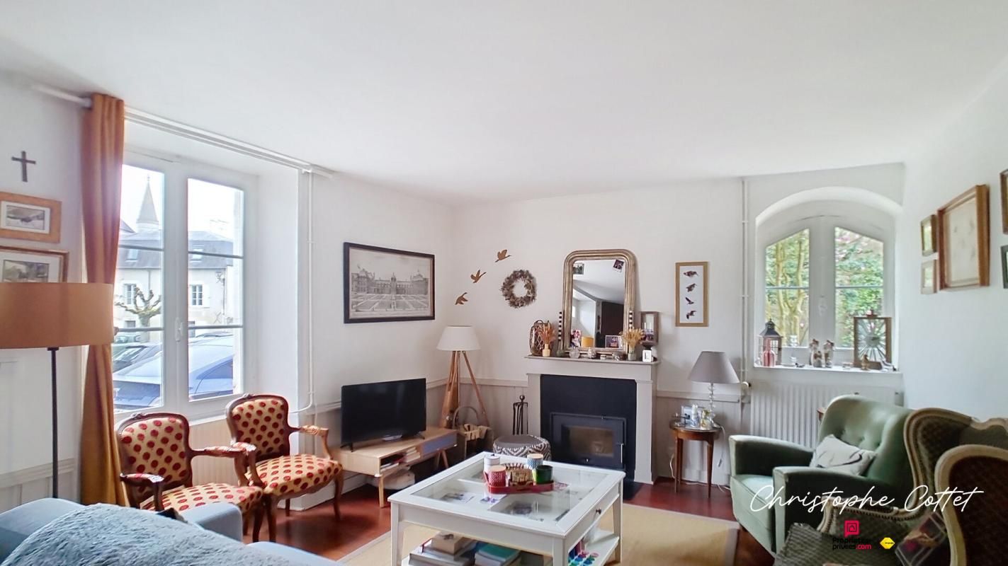 BONNES Maison en pierre de caractère  207 m²  8 pièces Bonnes 86300 2