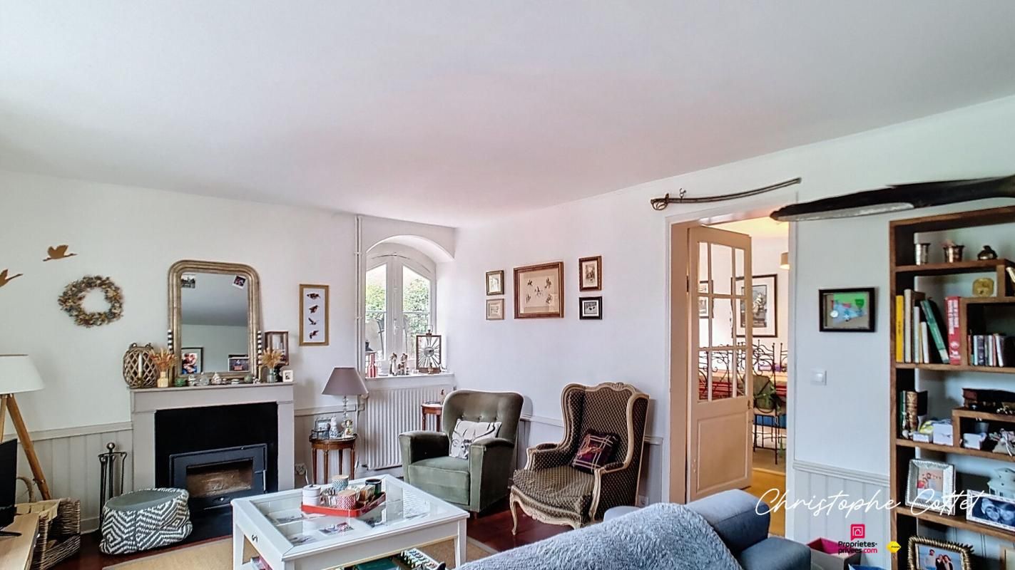 BONNES Maison en pierre de caractère  207 m²  8 pièces Bonnes 86300 3