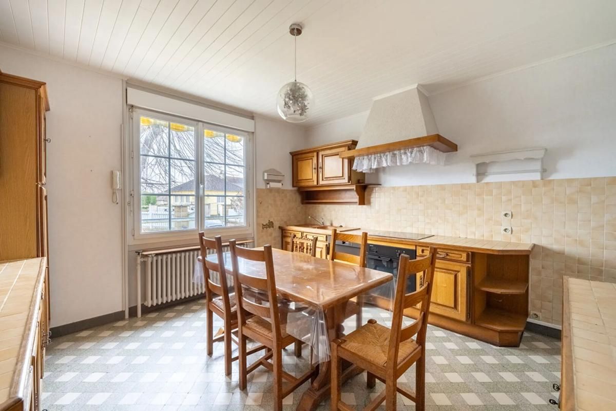 LA COUTURE-BOUSSEY Maison 3 chambres vie de plain pied 4