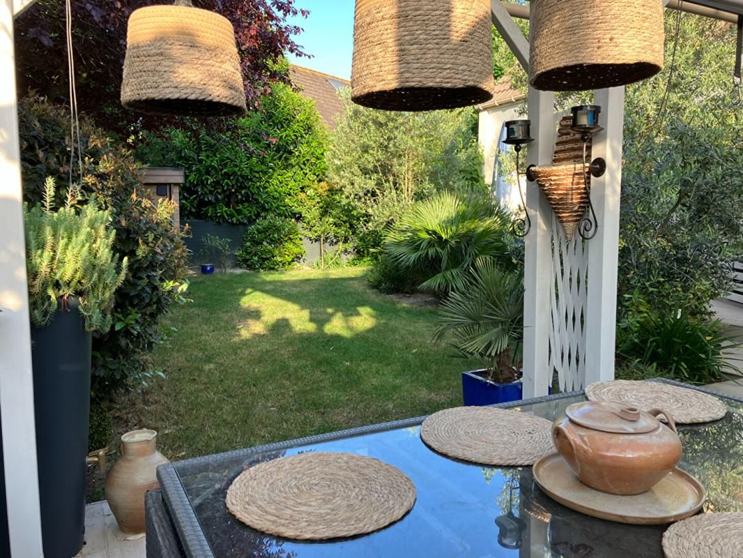 VERNEUIL-SUR-SEINE Maison familiale 6 chambres avec vie de plain-pied au calme en impasse 3