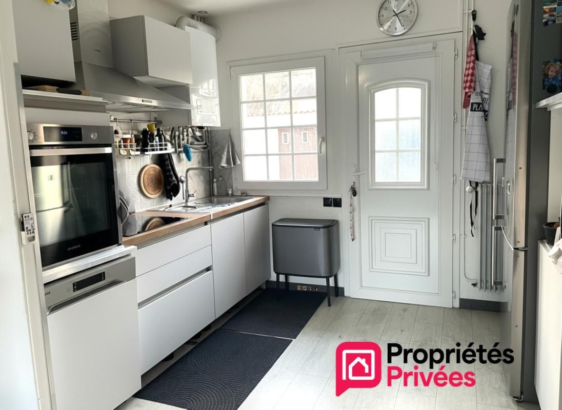 IVRY-LA-BATAILLE IVRY LA BATAILLE Maison plain pied  2 chambres 3 pièce(s) 57 m2 jardin 460 m2 172900 HAI 2