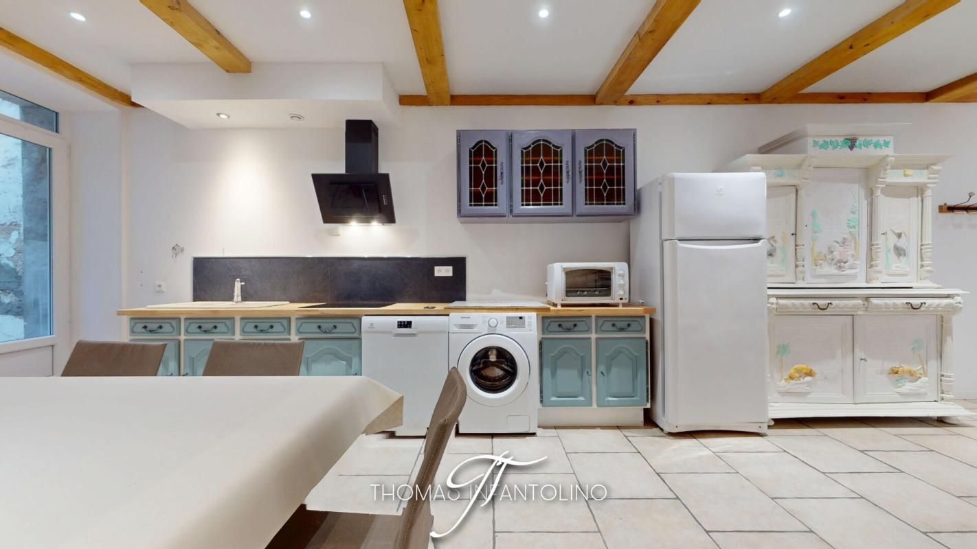 GRUISSAN EN EXCLUSIVITE - 4 CHAMBRES - 2 SALLES D'EAU - 2 WC - COUR INTERIEURE - RENOVATION COMPLÈTE 2