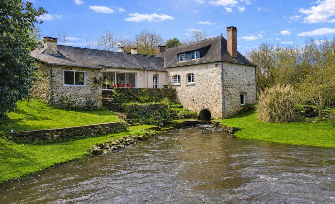 SEGRE Domaine d'exception avec moulin du XVI siècle entièrement rénové, env 330 m² habitables  - 15 hectares avec rivière et étang 2