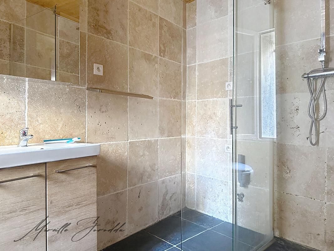 BEAUCAIRE BEAUCAIRE A VENDRE MAISON DE VILLE AVEC TERRASSE 4 PIECES 74 m² ET CAVE 3