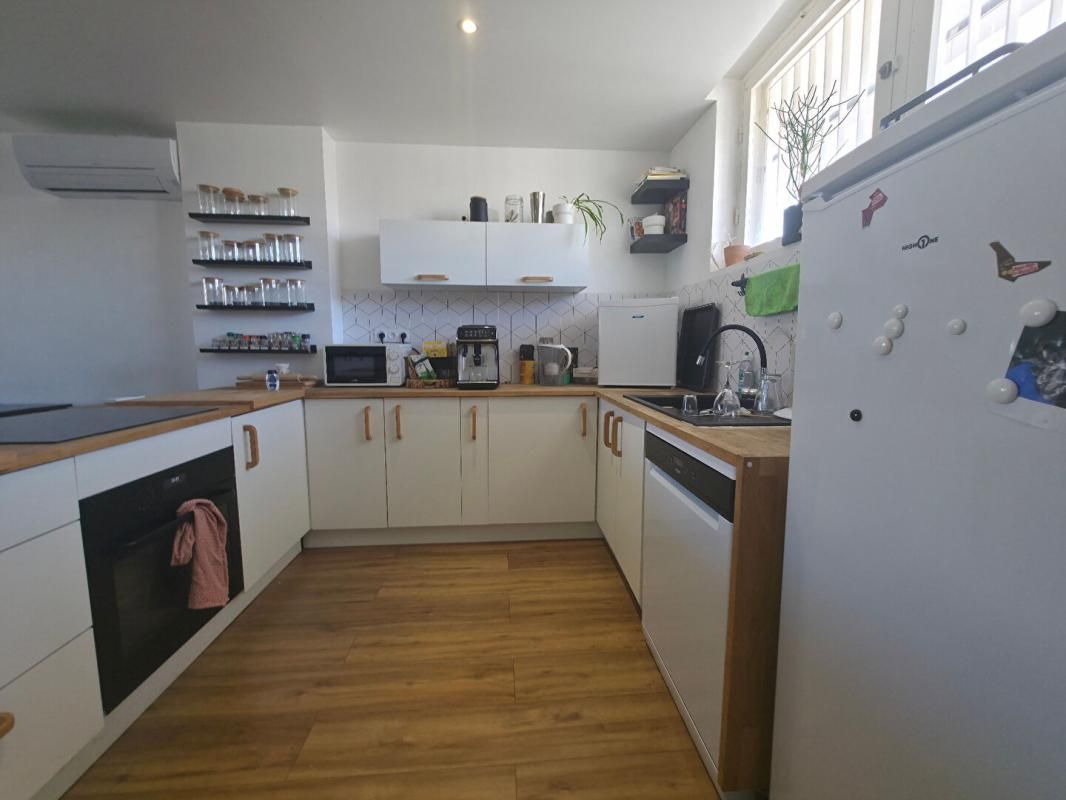 LE LAVANDOU T4 lumineux de 72 m² ? Proche commerces et mer à pied 2