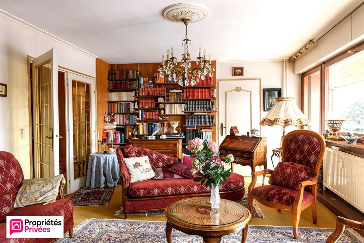 LONGEVILLE-LES-METZ Appartement Longeville -Les -Metz 4 pièces 98 m2 2