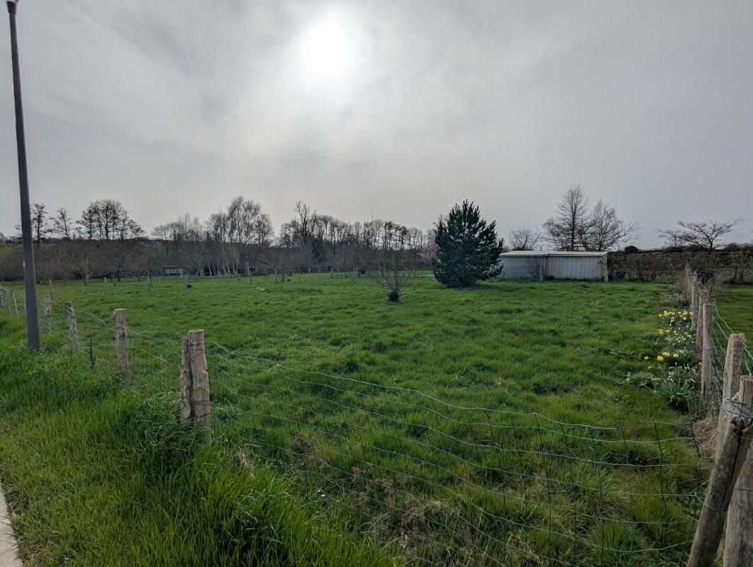 LONGNY-AU-PERCHE Terrain constructible et viabilisé 585 m2 (Neuilly sur eure) 1