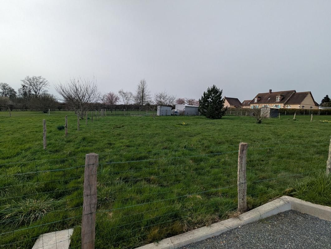 LONGNY-AU-PERCHE Terrain constructible et viabilisé 585 m2 (Neuilly sur eure) 2