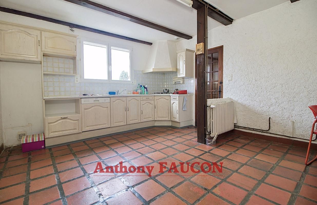 LES MAGNILS-REIGNIERS Maison Les Magnils Reigniers 6 pièce(s) 140 m2 4