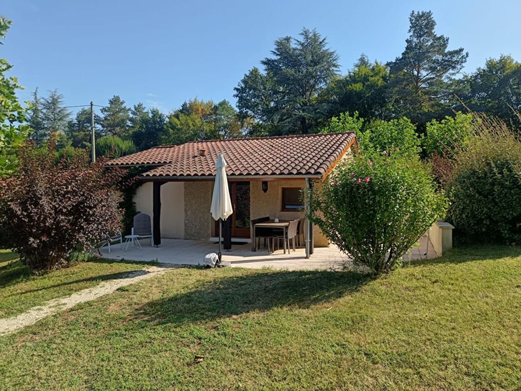 Maison de vacances récente sur domaine avec piscine - Lot, près de la Dordogne