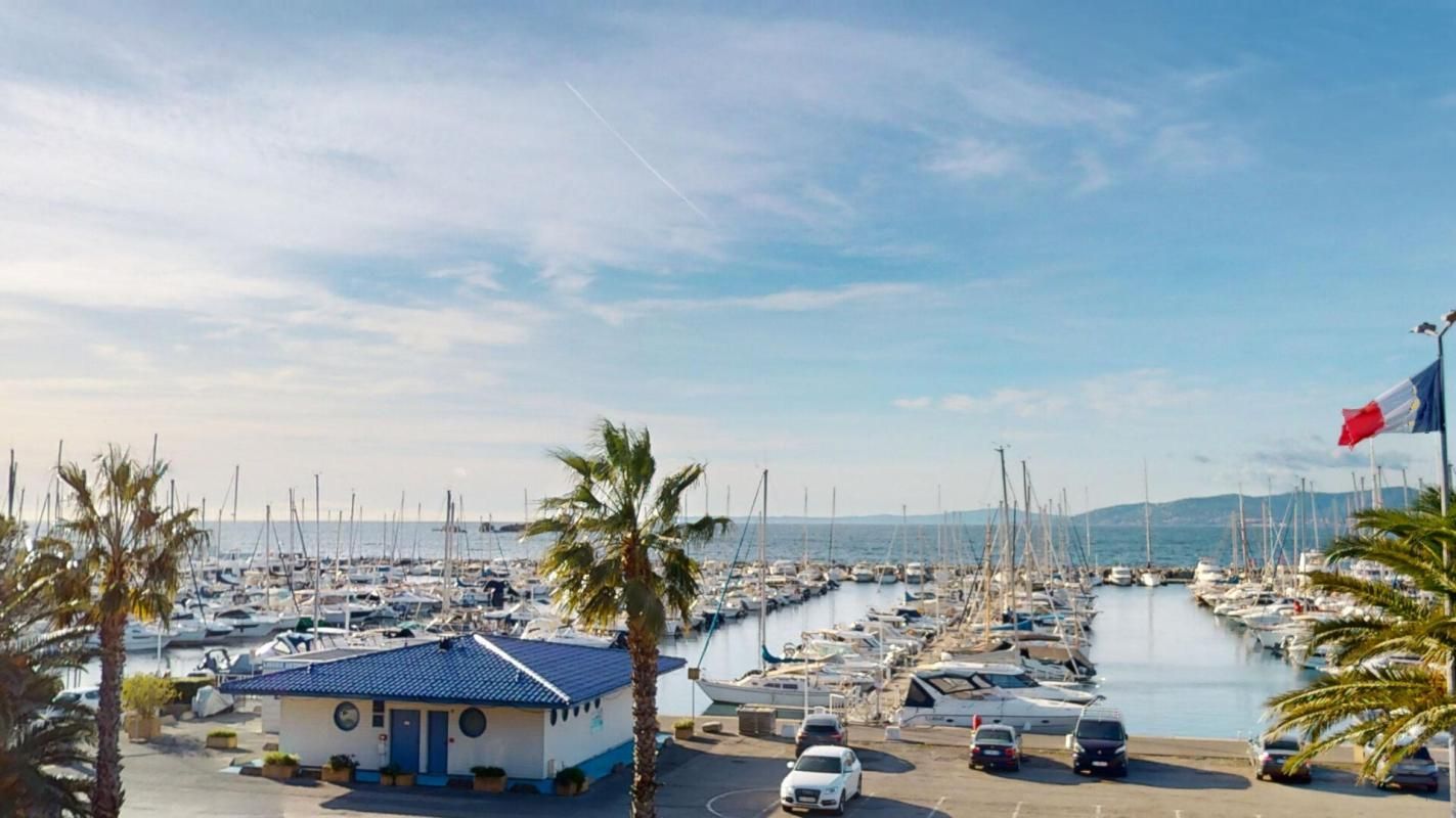 SAINT-RAPHAËL - SANTA LUCIA - APPARTEMENT 3 PIÈCES  71.47 m2 AVEC VUE MER ET PORT