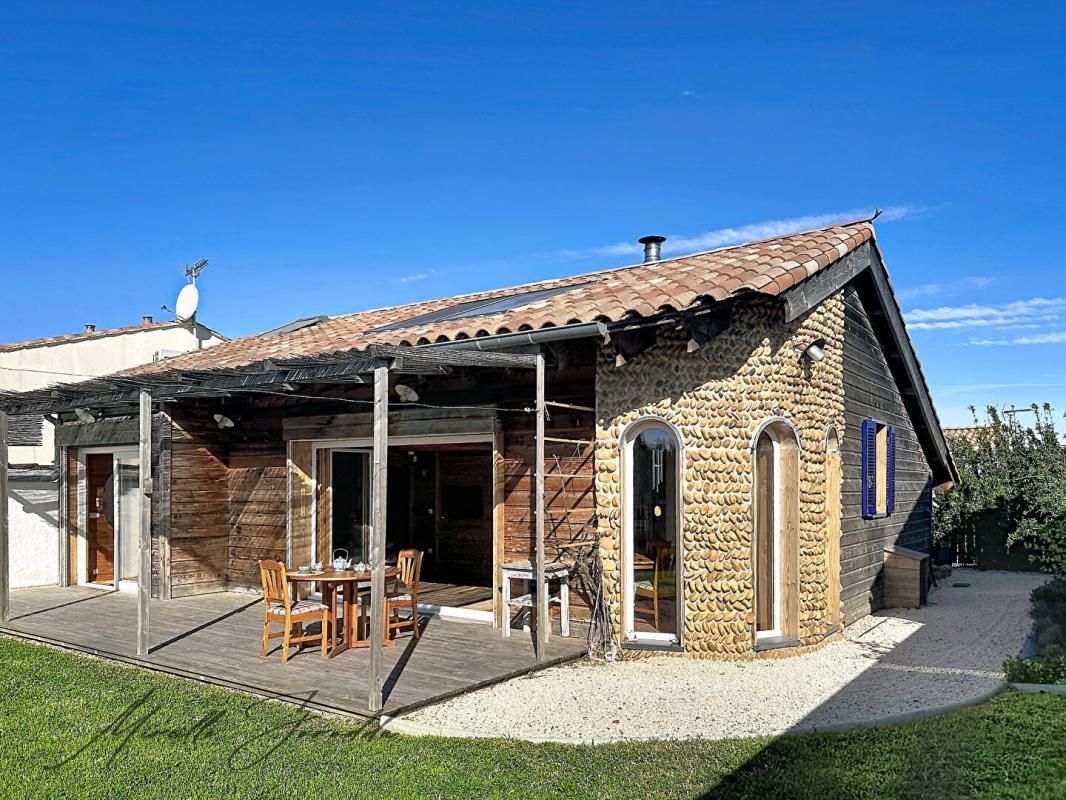 JONQUIERES-SAINT-VINCENT A vendre Maison bois écologique haut de gamme 4 pièces de 70 m² avec garage sur terrain de 320 m² 2