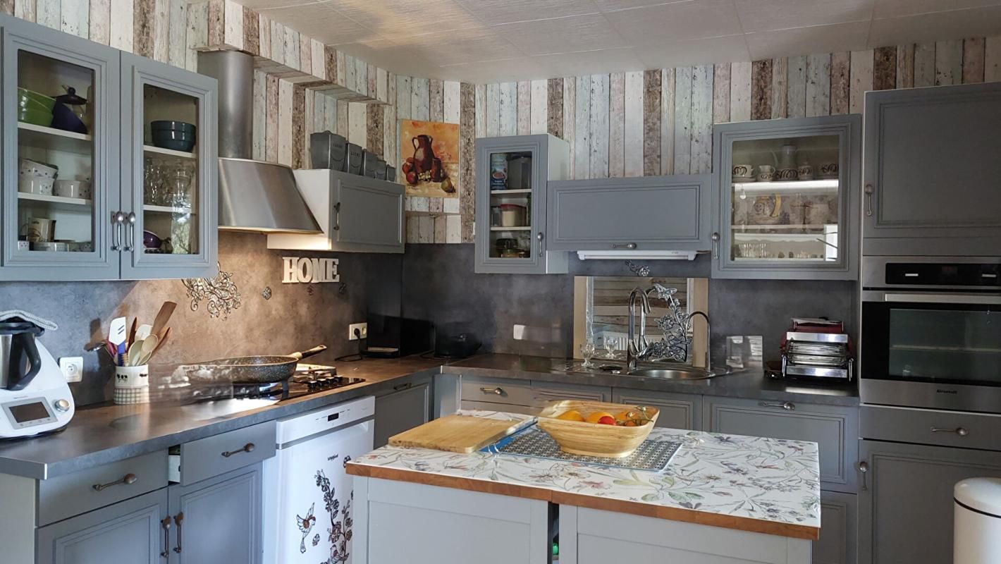 CORRE Maison Corre 7 pièce(s) 181 m2, dépendances, jardin 4