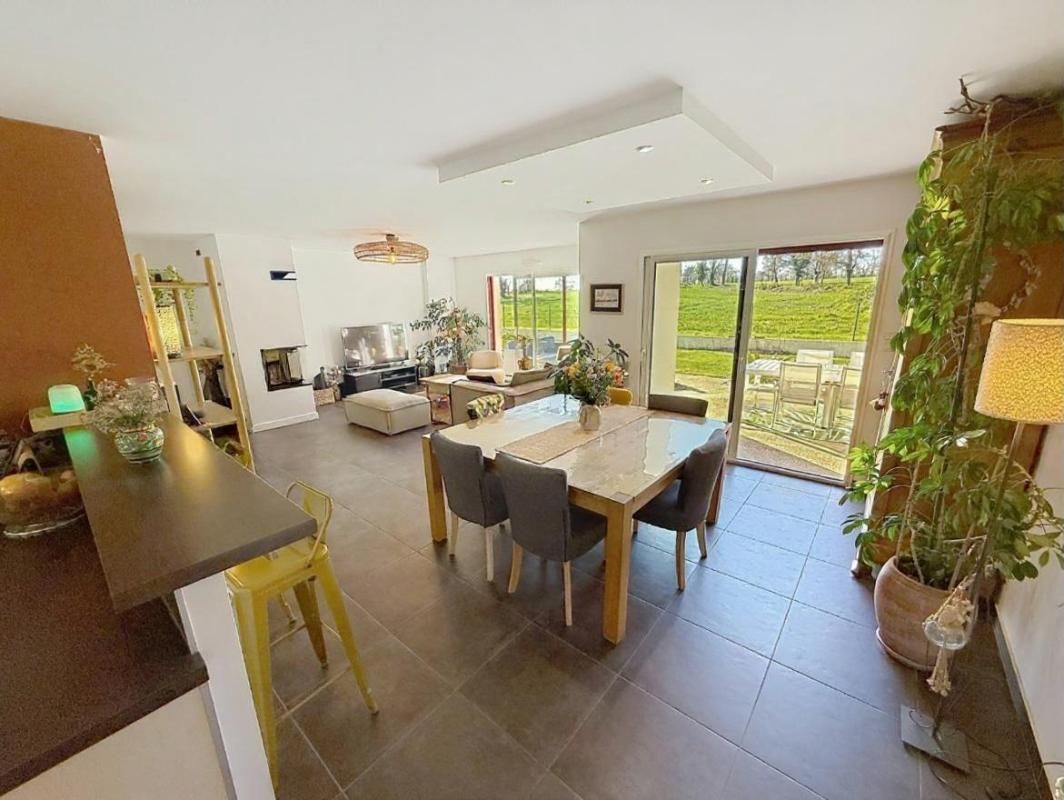 PLOEREN Elégante maison familiale de 175 m², 6 chambres, aux portes de Vannes. PLOEREN 3