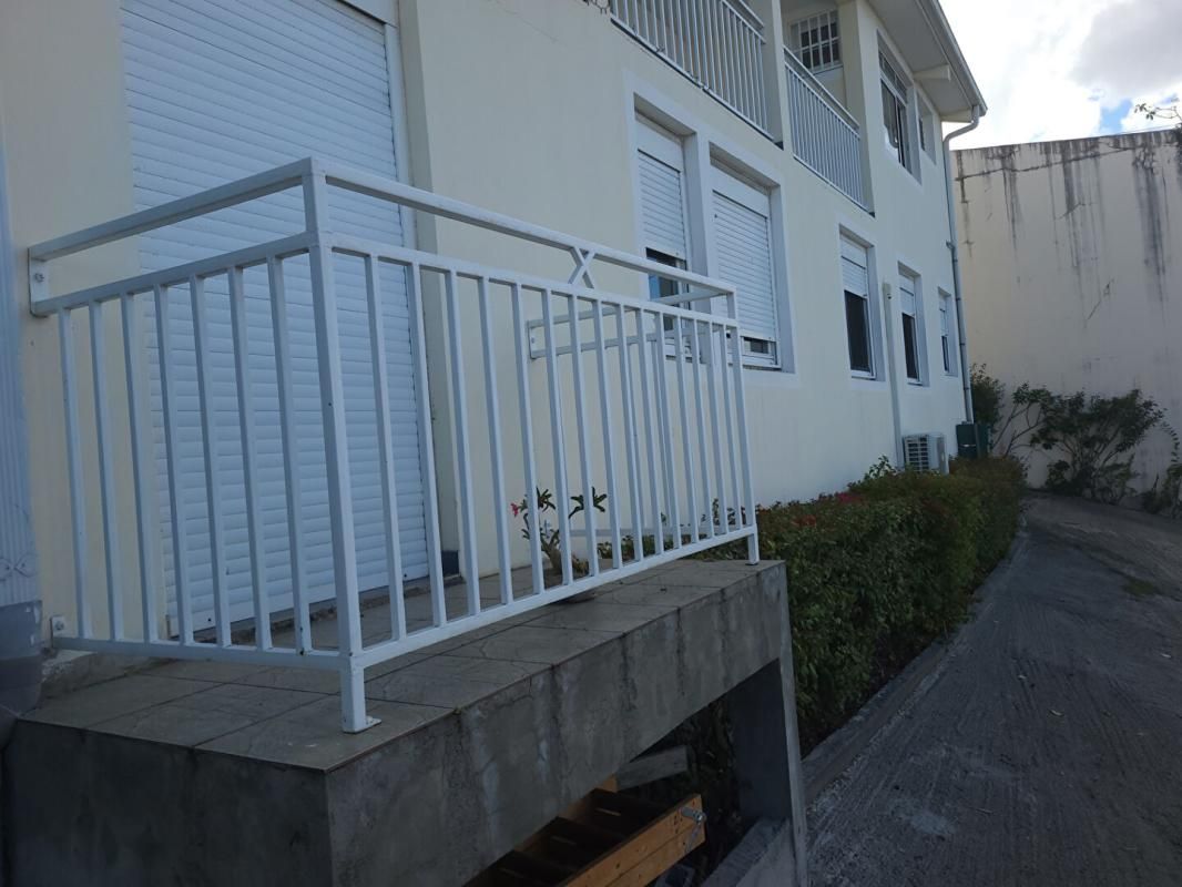 SCHOELCHER Schoelcher, Immeuble de rapport à Fort potentiel locatif 3