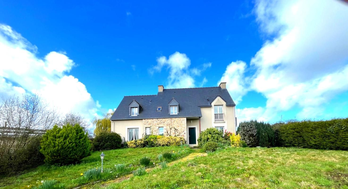 SAINT-JOUAN-DES-GUERETS Maison + Hangar Saint Jouan Des Guerets 8 pièce(s) 193 m2 terrain 8725 M² 2
