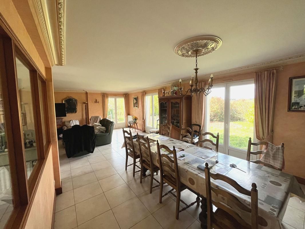 SAINT-JOUAN-DES-GUERETS Maison + Hangar Saint Jouan Des Guerets 8 pièce(s) 193 m2 terrain 8725 M² 4