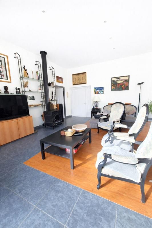 CLEGUER Rare et atypique : Grande maison de plain-pied 220 m² + 250 m² garage / atelier - Prestations haut de gamme - 3 min de Plouay - 3 min de la départementale Le Faouët /Lorient 4