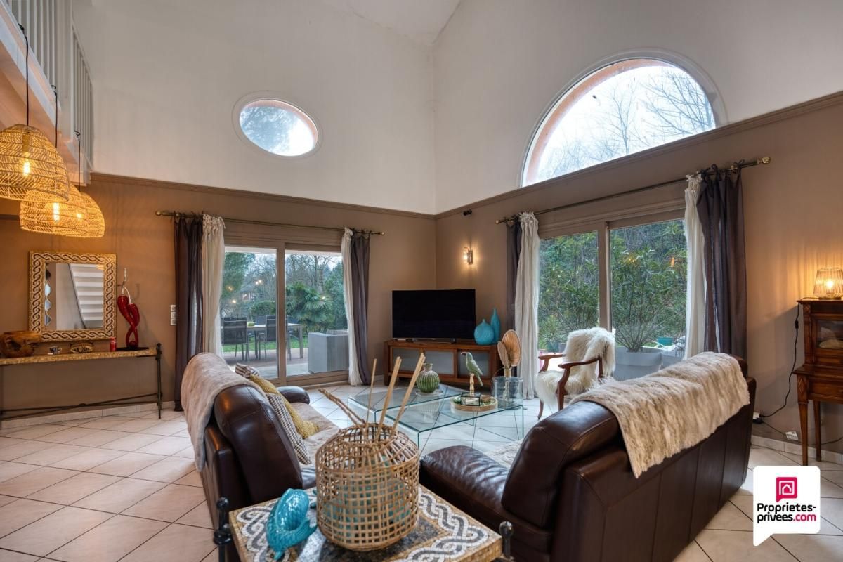 FONTAINES-SAINT-MARTIN Magnifique maison familiale de 158 m2  + sous sol - Terrain  2445 m2 4