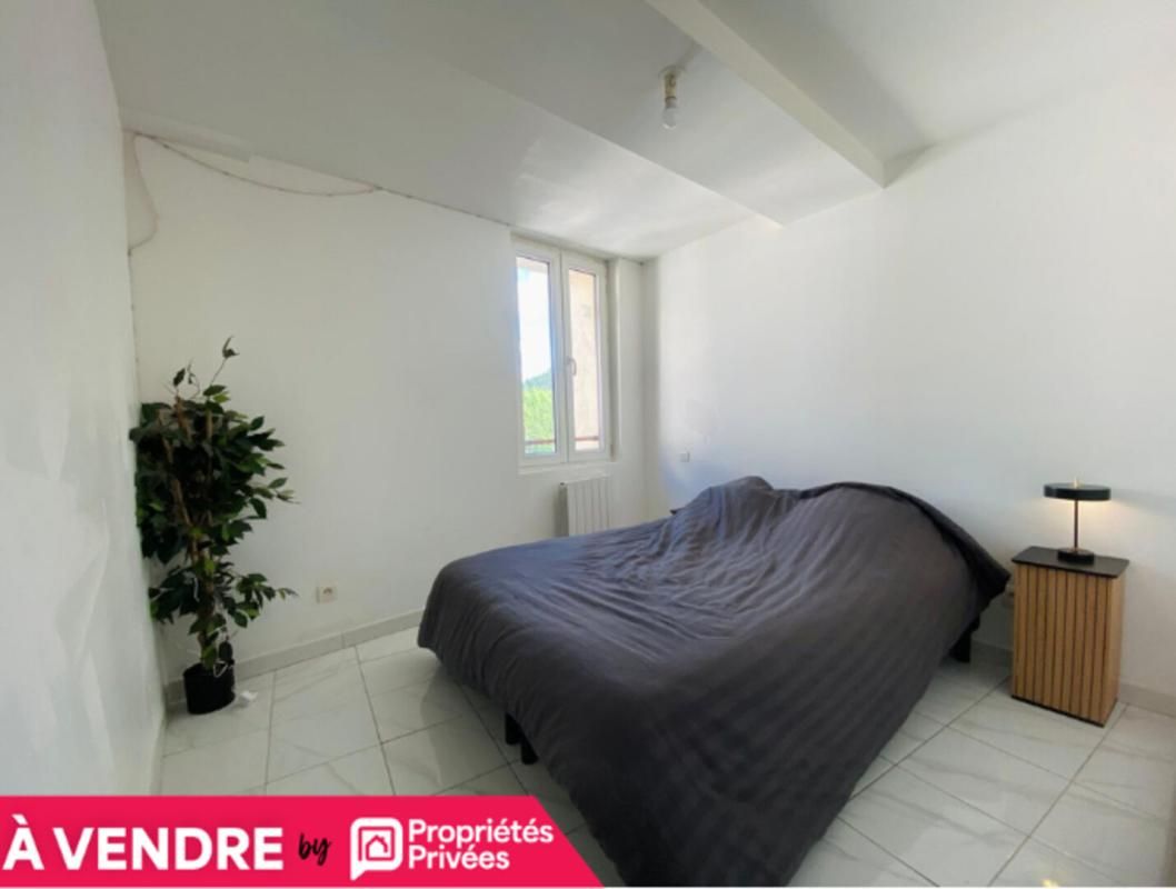 DIGNE-LES-BAINS Immeuble Digne Les Bains - 255 m2 - Lot de 5 appartements 2
