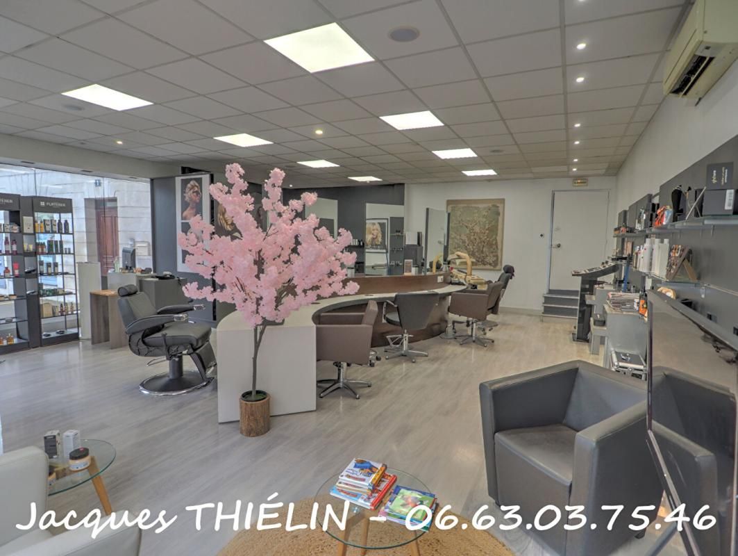 LONGUE-JUMELLES Immeuble de rapport ? Hyper centre de Longué-Jumelles (49160) 3