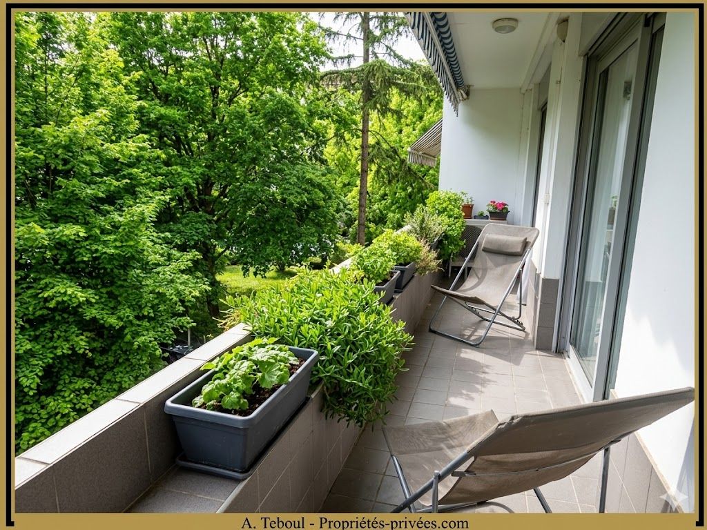 Villeurbanne : "Coeur gratte ciel "  Grand T3 de  77 m2, Refait entièrement à neuf, avec Jardin & Balcon ?