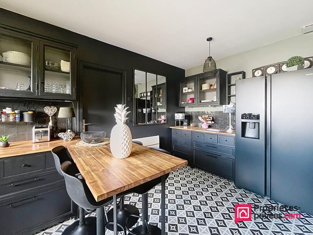 MARSILLY Marsilly - Maison familiale de plain pied de 131m2 sur parcelle de 1000m2 - Piscine - 2 Garages 4