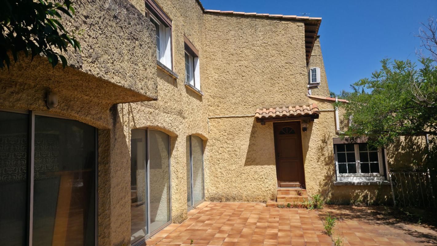 VILLENEUVE-LES-AVIGNON 30400 VILLENEUVE LES AVIGNON, VILLA DE 163 M² AVEC 5 CHAMBRES SUR 743 M² SE TERRAIN CLOS 3