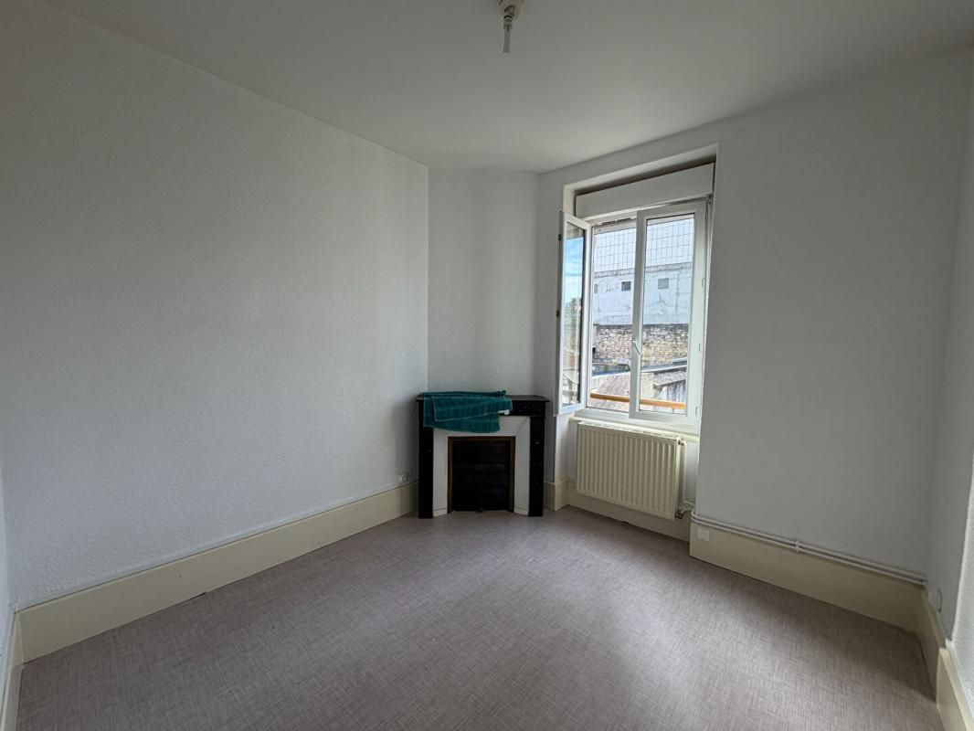 NEVERS Bel appartement dans le centre ville de Nevers 4