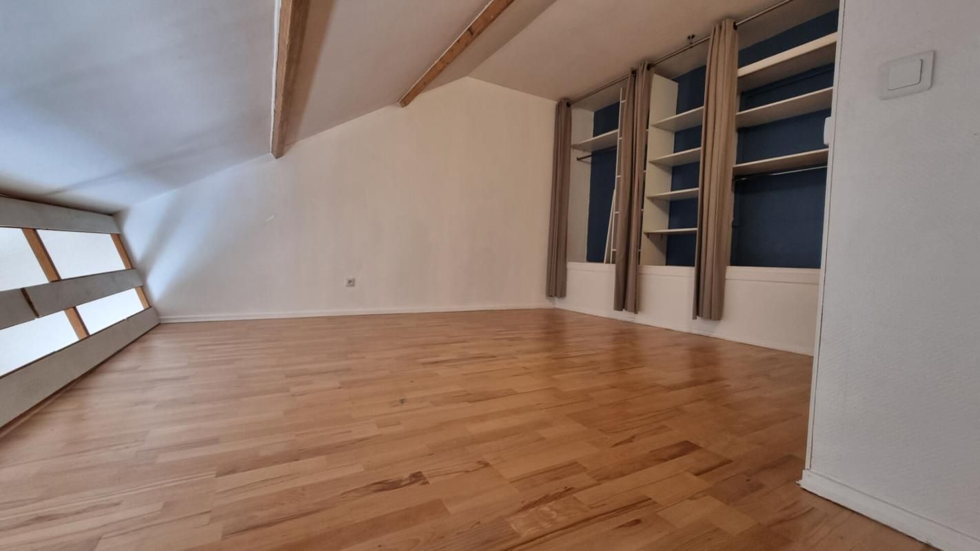 SAINTE-GENEVIEVE-DES-BOIS Appartement en duplex 2 pièce(s) 38 m² 4