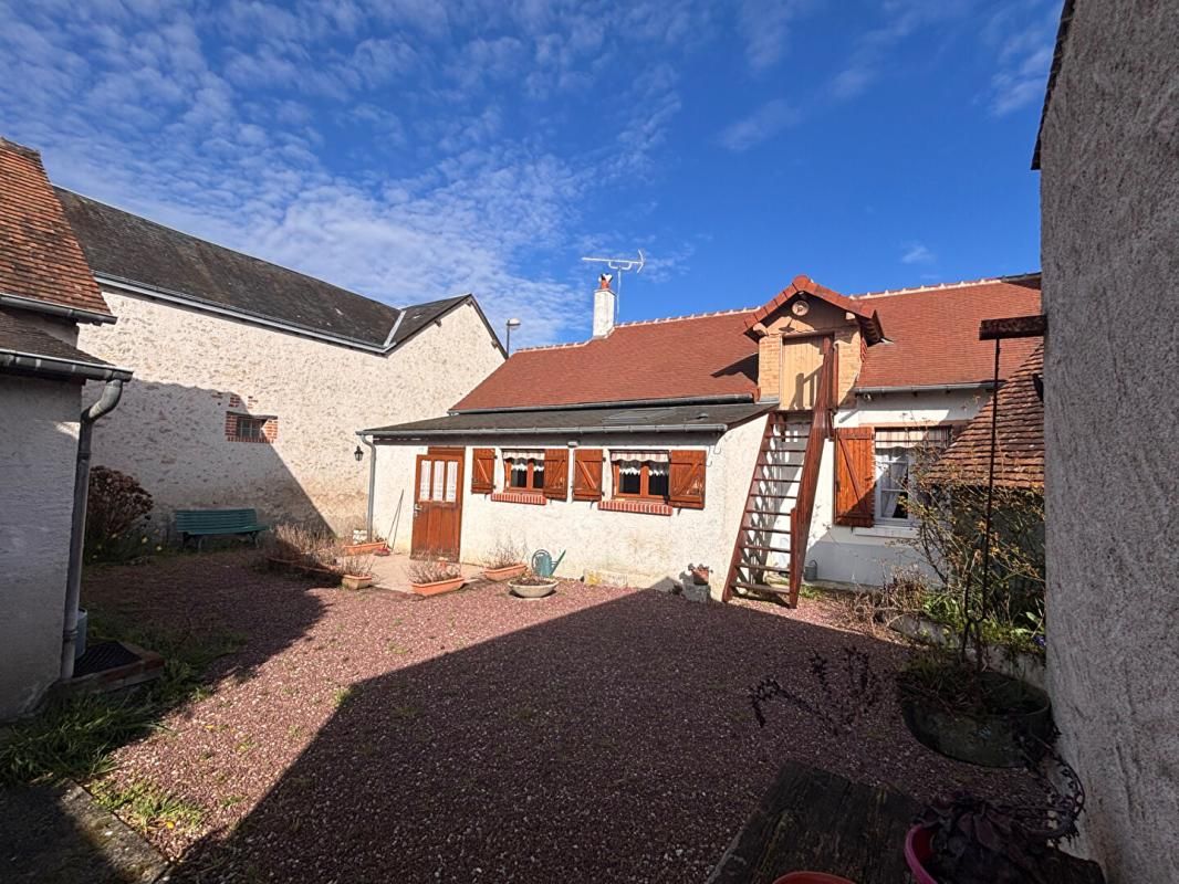 MONT-PRES-CHAMBORD Maison Mont Pres Chambord 5 pièce(s) + dépendances 1