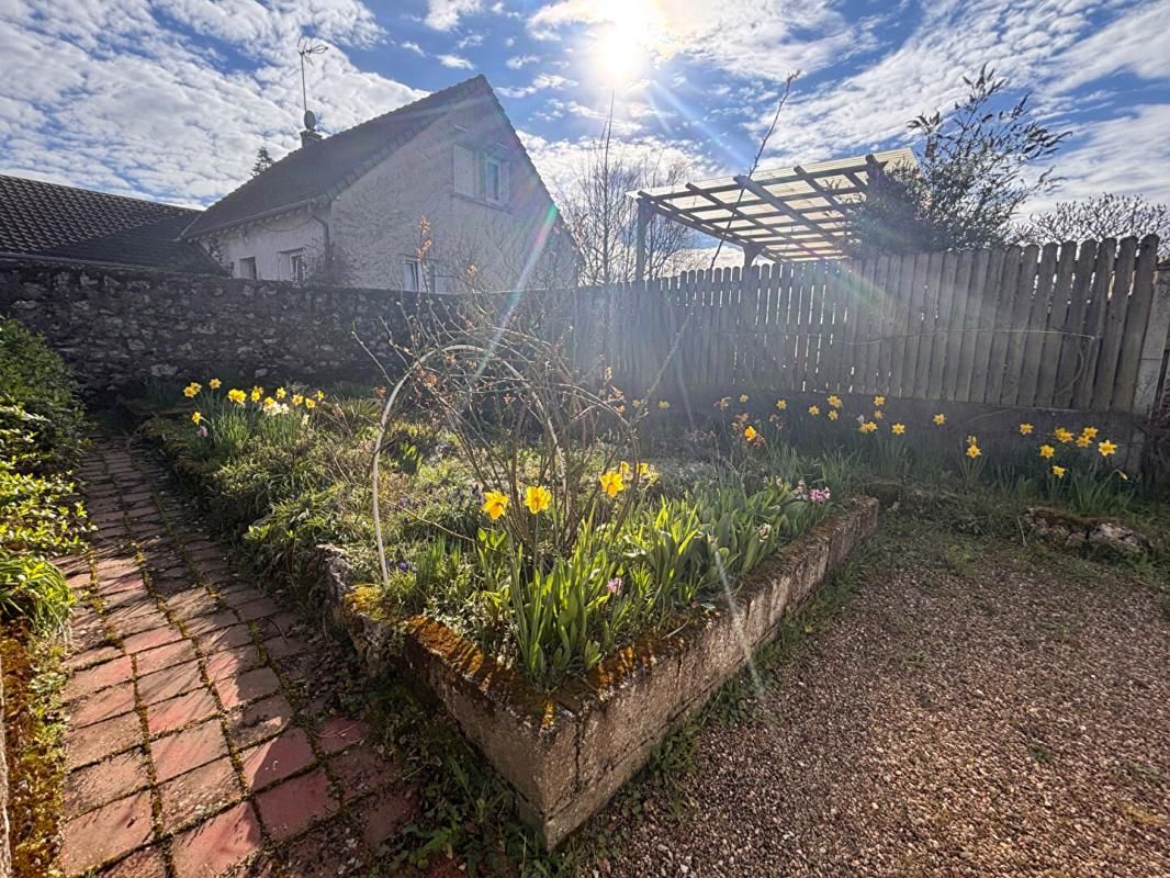 MONT-PRES-CHAMBORD Maison Mont Pres Chambord 5 pièce(s) + dépendances 4