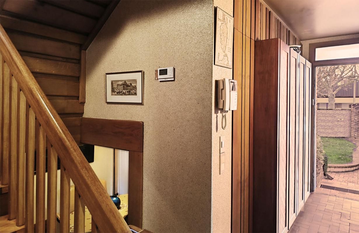 NEUILLY-PLAISANCE Maison Familiale Contemporaine 7 pièces 145m² Neuilly-Plaisance (93360) 2