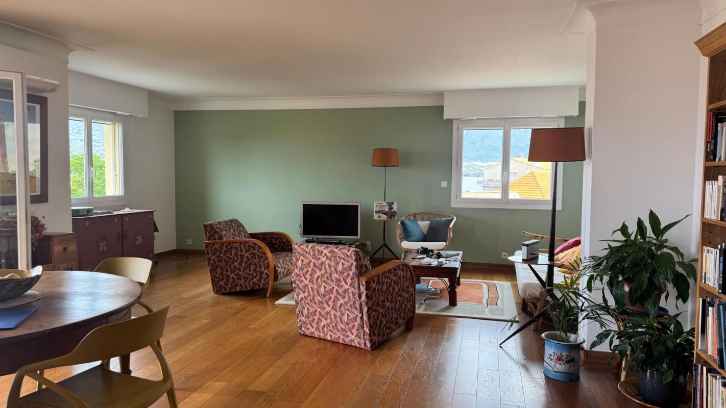 PROPRIANO Propriano Port, Magnifique appartement T4 de 126 m2 avec 2 balcons et petite vue mer 2