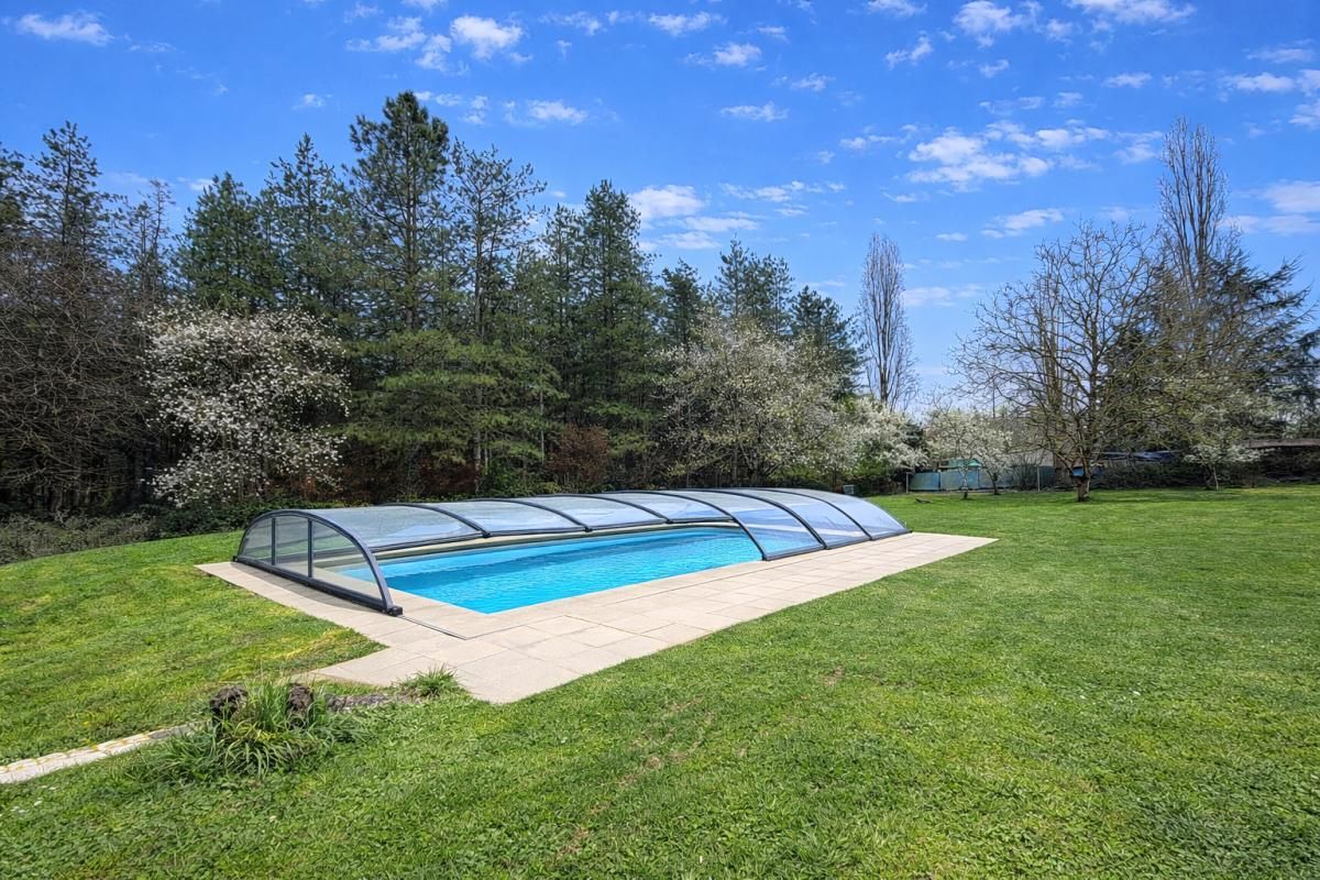 CHATILLON-SUR-INDRE Maison Chatillon Sur Indre 9 pièce(s) 255 m2 2