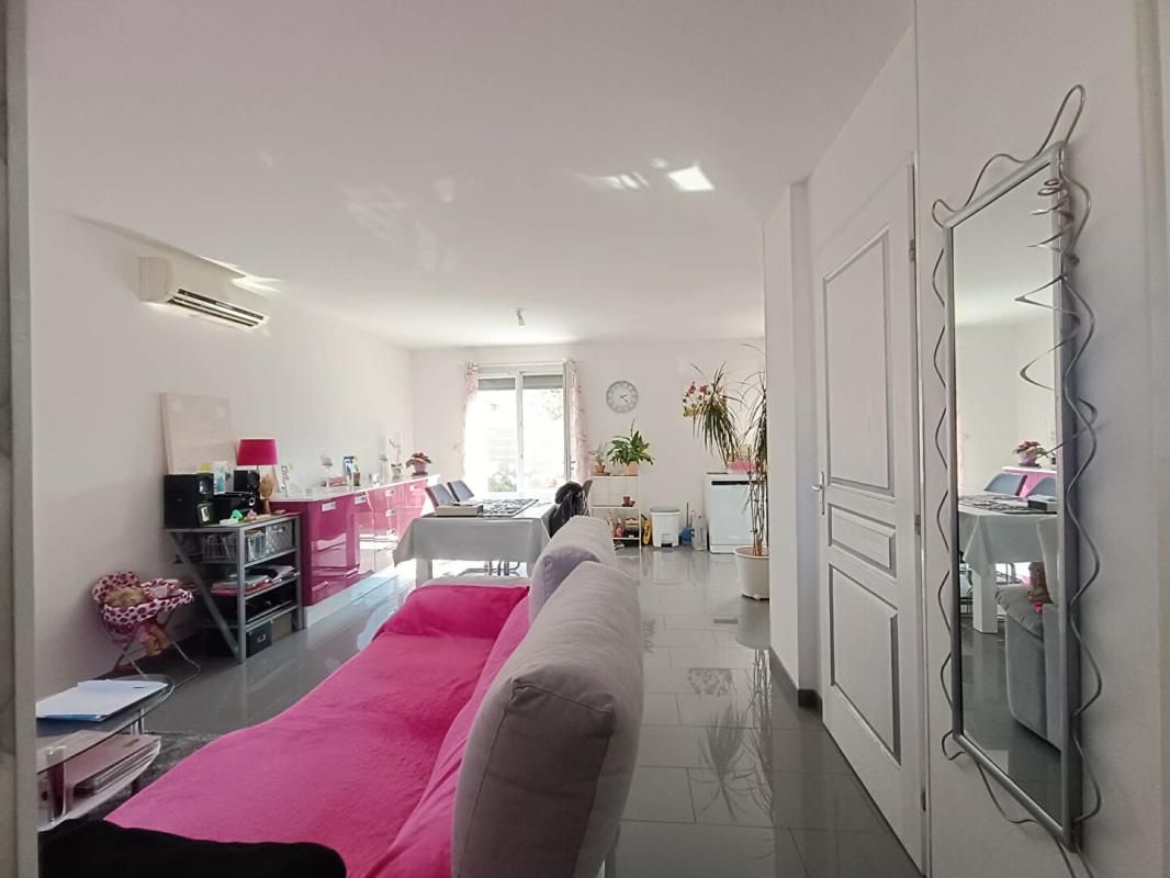 Maison Istres 4 pièce(s) 83 m2 Terrasse , Cour et Garage