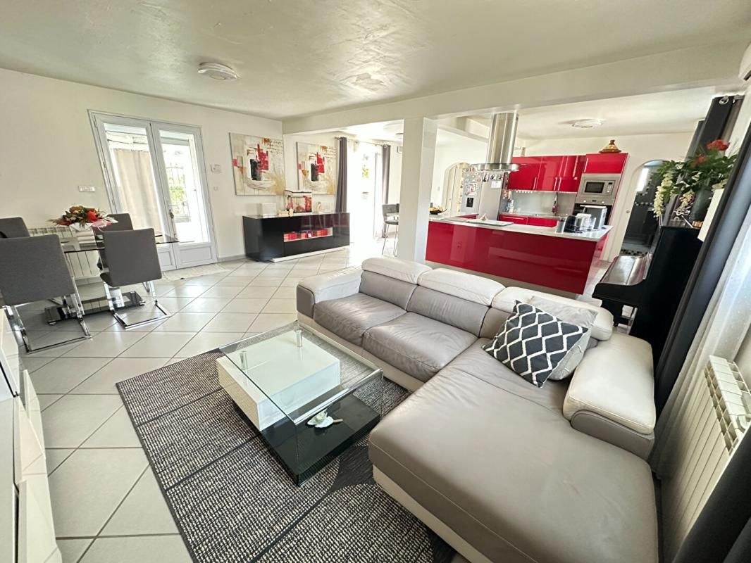 MIRAMAS Maison individuelle de plain-pied 120 m² Piscine Quartier recherché Miramas 3