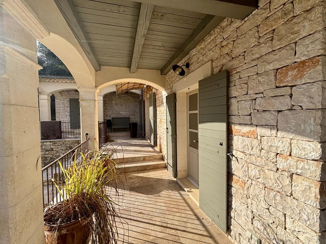 UZES Propriété d'exception : vue rivière et charme de la pierre 4