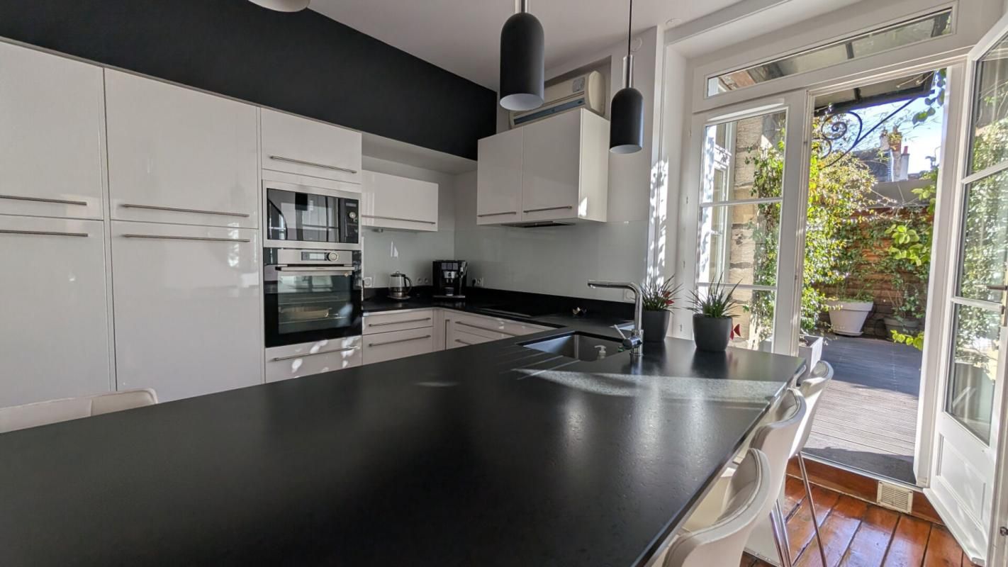 BRIVE Centre : Apt T5 de 110m² + Apt T2 de 40m² avec Terrasse 50 m² et Balcon