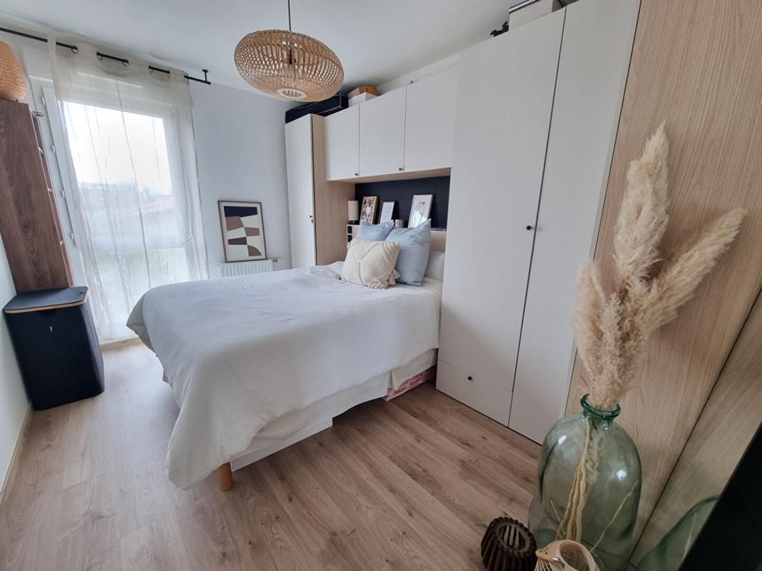 GRIGNY Appartement Grigny Sur Rhone 2 pièces, balcon 3