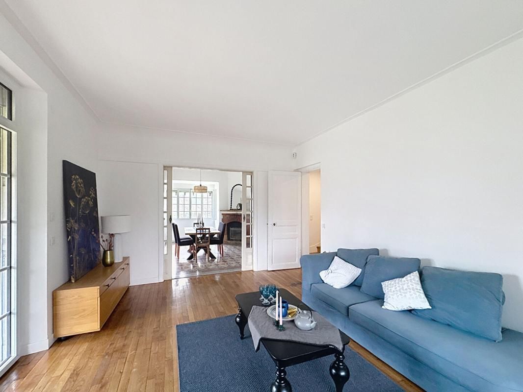 BOUSSY-SAINT-ANTOINE Maison d'architecte pleine de charme (1928) Aucun travaux, jardin et sous-sol 4