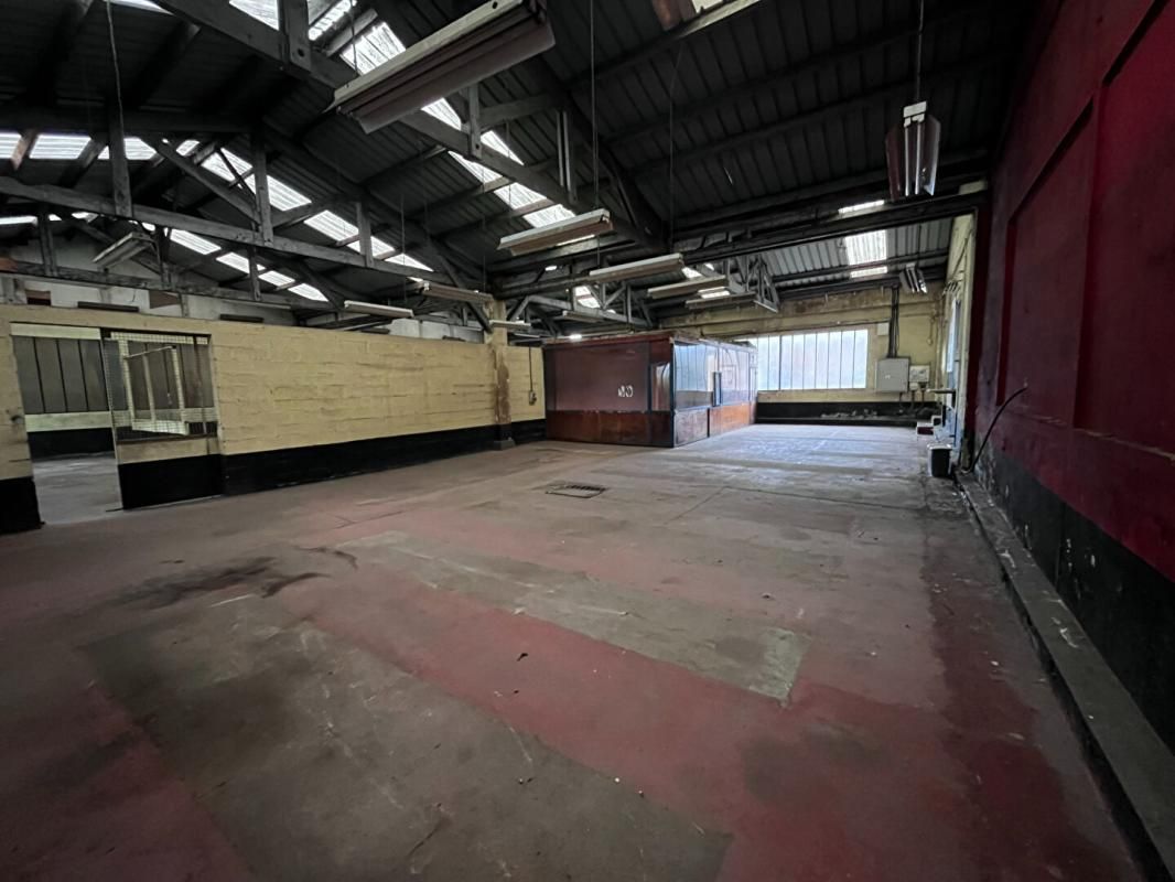 GOURNAY-EN-BRAY GARAGE ATELIER ENTREPOT OU LOCAL COMMERCIAL EN CENTRE VILLE 190M2 2