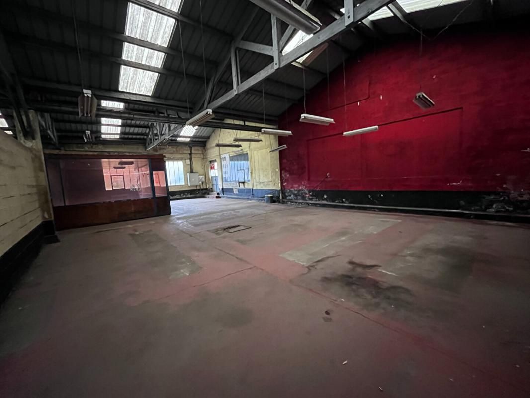 GOURNAY-EN-BRAY GARAGE ATELIER ENTREPOT OU LOCAL COMMERCIAL EN CENTRE VILLE 190M2 3